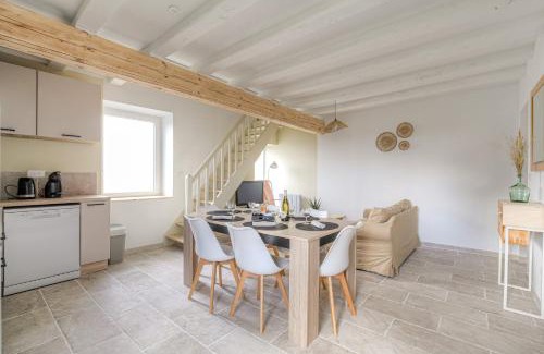 Charentay House | New maison au coeur des vignes