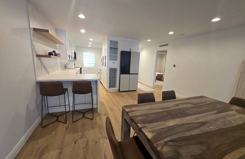 Verdugo Woodlands Condo | NEW - Majestic Gateway in Glendale - 2BD - best of LA