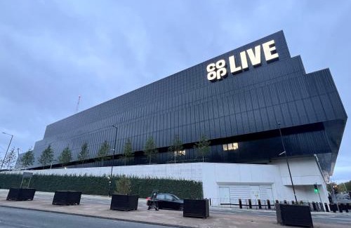 Belle Vue Apartment | New Manchester City Getaway House with 2 FREE Parking