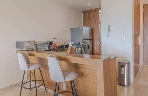 Montecarlo Apartment | New Merida Marvel, Rooftop Pool with Views