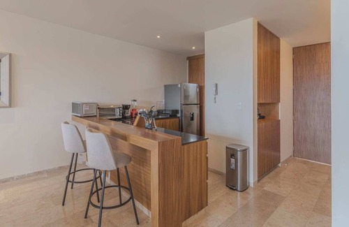 Montecarlo Apartment | New Merida Marvel, Rooftop Pool with Views