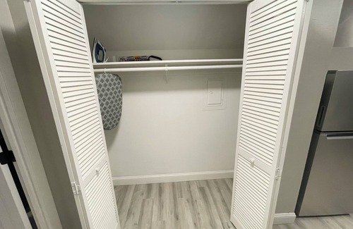 West Lebanon Apartment | NEW - Mins To DHMC/Hanover - Full Kitchen - Pet Friendly -Queen Size Bed