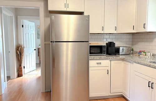 Hudson Apartment | NEW - Mins to Manchester NH and Lowell MA - Family Friendly - 1st Floor - W/D