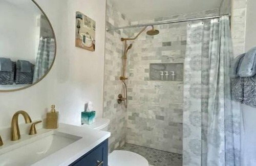 West Falls Church Apartment | New, Modern, 3 bed/3 bath Aptn