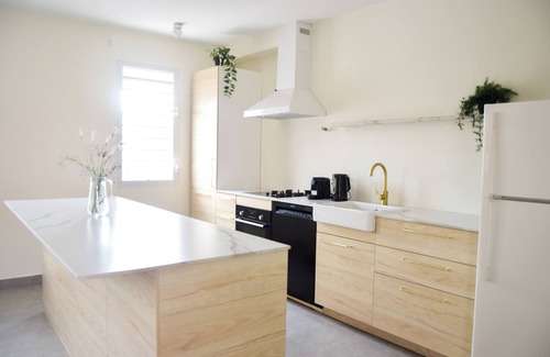 Little Bay Apartment | New Modern 3-bedroom apartment in Sint Maarten