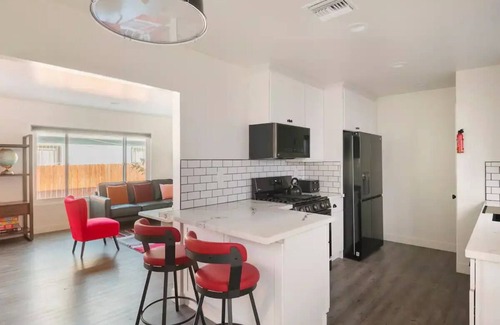 Gardena House | New! Modern 3BR close to LAX, SoFi Stadium & L.A. beaches