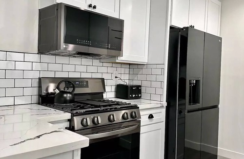 Gardena House | New! Modern 3BR close to LAX, SoFi Stadium & L.A. beaches