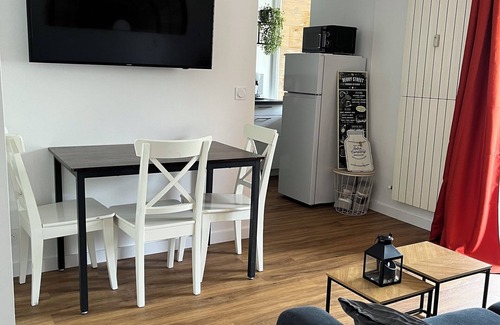 Argeles Gazost Apartment | New, modern apartment with covered terrace