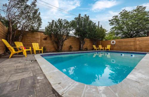 Dorset Park House | New Modern Custom Build Pool, Games, Parking & WIFI