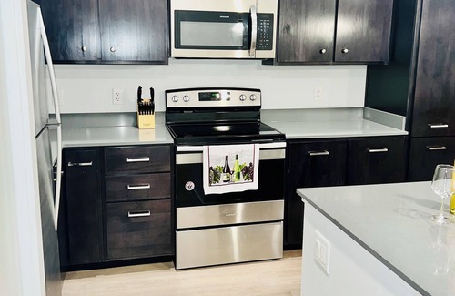 Marble Falls Apartment | New modern, Pool, Gym, Game room, Min from Baylor Scott Hosptial.