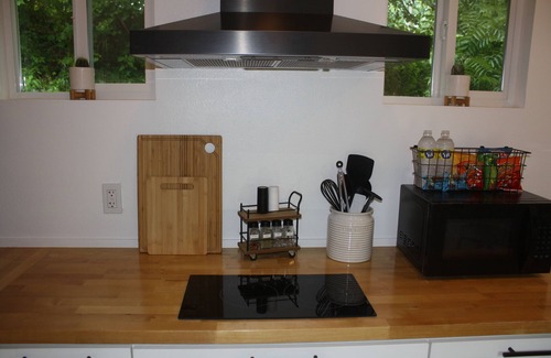McArthur Cabin | New Modern Shipping Container Home | Private Hot Tub | Hocking Hills