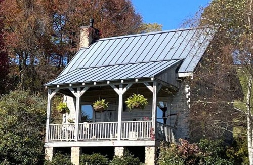 Meadows Of Dan Cabin | New! Mountain Mann Retreat by Buffalo Mtn Getaway