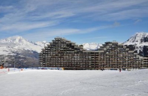 Aime Apartment | New mountain style studio - skis on - 4 person Aime 2000 La PLagne