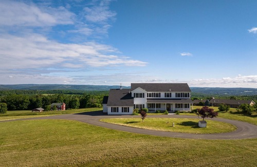 Cornwallville House | NEW Mountain View 6BR: Hot Tub, Pro Photos Coming!