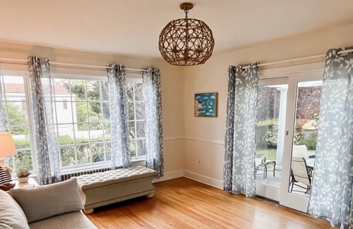 South Nyack House | NEW! Nyack Beauty ⭐️⭐️⭐️⭐️⭐️ Luxury home with stunning Hudson River views - sleeps 8
