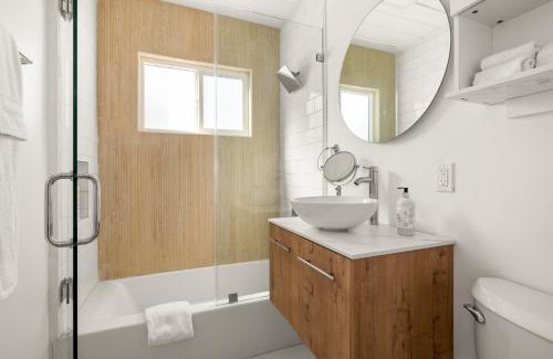 El Porto House | NEW! Ocean View Mid-Century Modern Beach House
