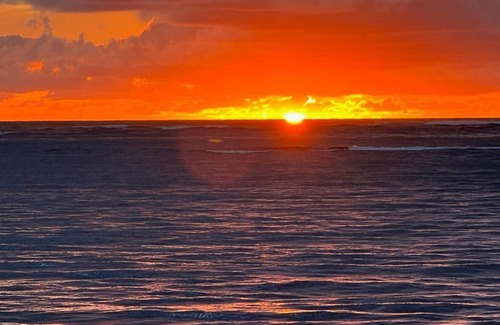 Punaluu Apartment | New Oceanfront! Fully equipped 1bed/1bath apt on the beach in Punaluu