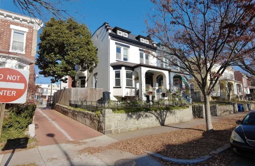 Petworth Apartment | NEW! Park View Studio - Perfect for 2