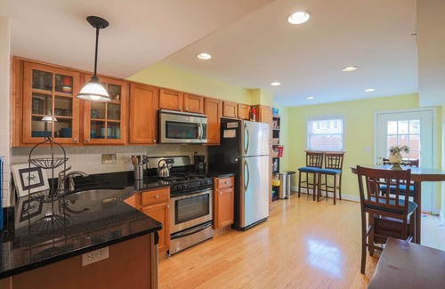 Federal Hill House | New Photos! Best Location & Reviews - Bmore Charmed!