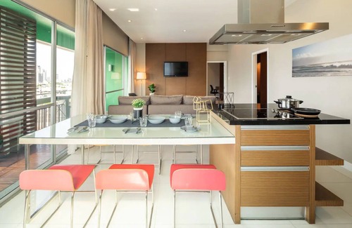 Khlong Toei Apartment | NEW/POOL/Hi-SWifi/DailyClean/SKYVIEW@MRT Sirikit/ETA