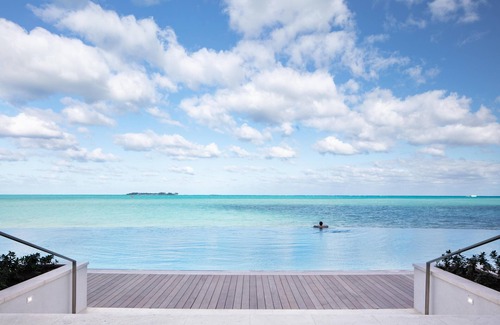 Nassau Resort | NEW Premier Suite on Cable Beach - Huge Private Balcony- Incredible Ocean Views!