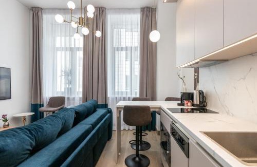 Centrs Apartment | NEW! Premium Design, Free Locked Parking, 5 min to the Old Town
