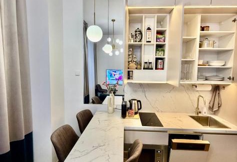 Centrs Apartment | NEW! Premium Design, Free Locked Parking, 5 min to the Old Town