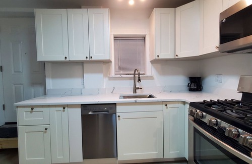 Lower West Side Apartment | New Private Apartment - Pilsen Downtown