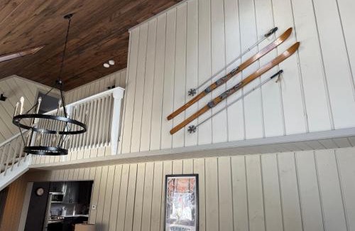 West Dover Ski Chalet | NEW Private Chalet - 4 mins to Mt Snow