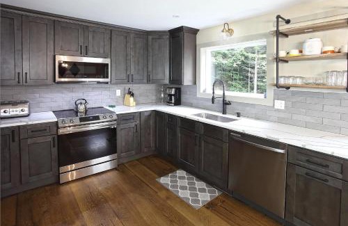 West Dover Ski Chalet | NEW Private Chalet - 4 mins to Mt Snow
