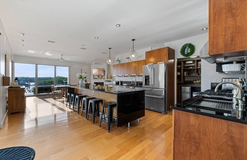 Wilbur-By-The-Sea House | NEW Private Million Dollar Riverfront Retreat