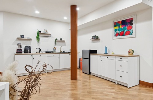 Bainbridge Island House | NEW! Private Garden Retreat with Gym & Golf Path Access