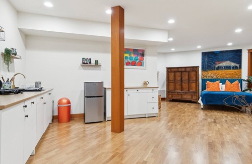 Bainbridge Island House | NEW! Private Garden Retreat with Gym & Golf Path Access