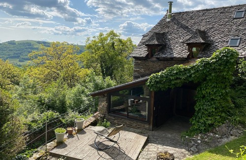 Cassaniouze Cottage | NEW! Quiet 19th-century gîte with swimming pool and breathtaking views