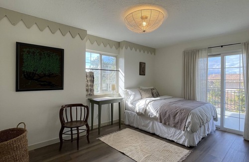 Thousand Oaks House | New Remodel Vintage Curated Canyon House w/Views