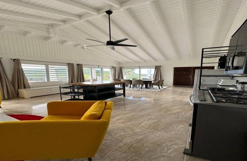 Estate Eastern Water Island House | New Remodeled Modern 5 bed Villa Balconies, Ocean Views AC, Generator WIFI