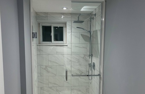 Downsview House | New Reno! Fresh and ready for your family to move in!