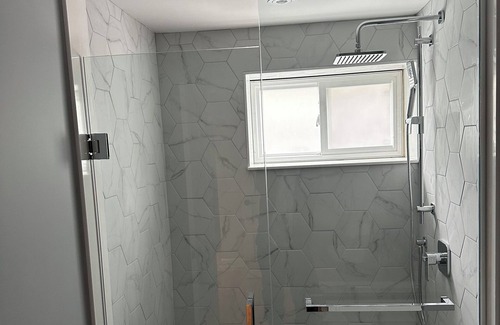 Downsview House | New Reno! Fresh and ready for your family to move in!