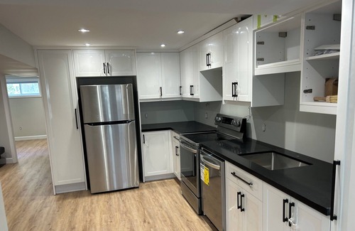 Downsview House | New Reno! Fresh and ready for your family to move in!