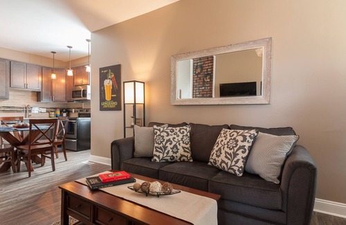 St. Louis House | ☆ New Renovate ☆ Holly Hills☆Carondelet Park☆Yard