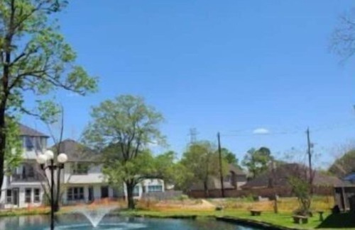 George Bush Park/Eldridge Condo | New renovated condo/lake view in Energy Corridor