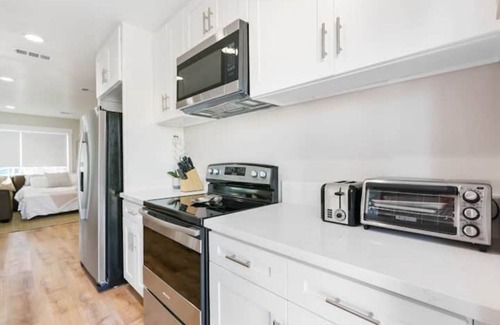 San Gabriel House | New Renovation, Great Location, 15-min from LA