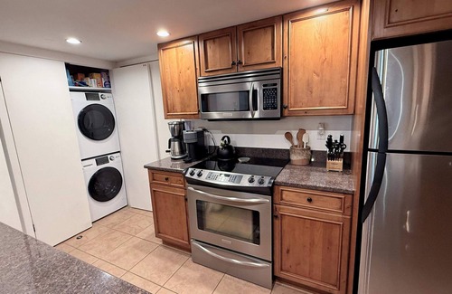 Vail Condo | New Rental - Vail Mountain Views, Outdoor Hot Tub, Great Location. Pet Friendly