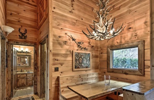 Murphy Cabin | *NEW Riverfront Cabin with Mountain Views