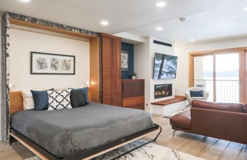 McCall House | NEW Romantic LakeView Studio Beach Pool Modern