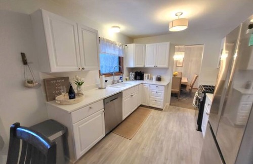 St. Paul House | New Sauna! St Paul, Mall of America, Spacious, Pool Table, Foosball Table