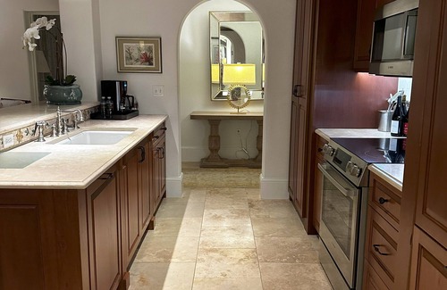 Sea Island Condo | New! Sea Island Oceanview Suite-Direct beach access-Short walk to Beach Club