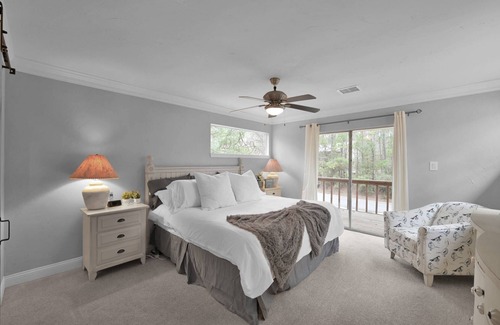Cape Royale House | NEW! Serene home with private deck, mins to Lake Livingston, nature trials, & more!