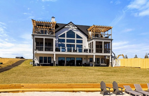 Mineral House | NEW Serene Lakefront Lake Anna, Beach, Dock, Pool