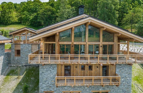 Saint-Martin-de-Belleville Ski Chalet | New Ski-In Chalet with Sauna, 5 Bedrooms, Sleeps 12